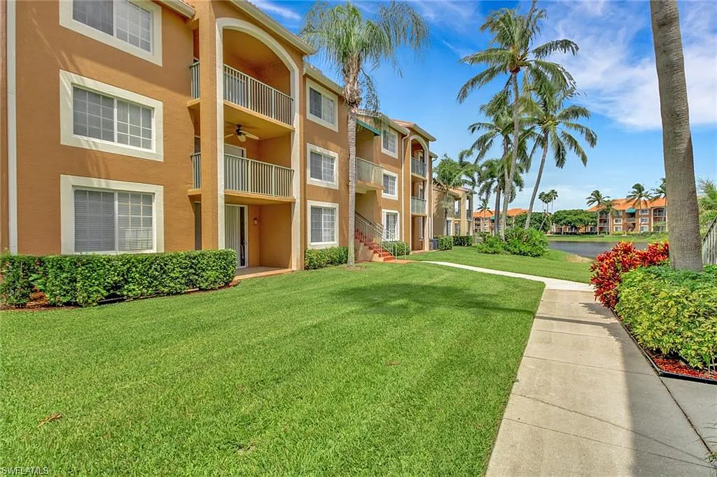 2 bed, 1.0 bath, 909 sqft, $3,400 — Photo 2