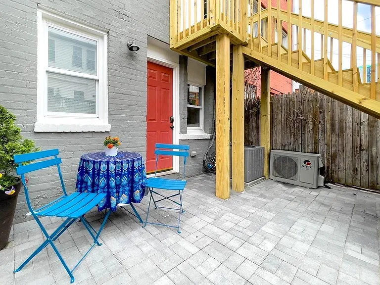 1149 Abbey Pl NE — Photo 20