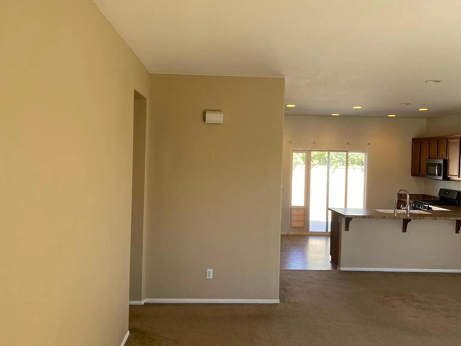 1330 Gordon Ct — Photo 3