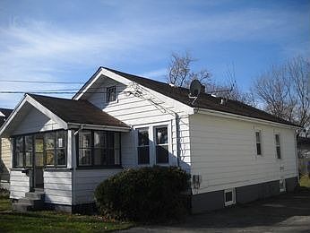 1st image of 806 Yeoman St