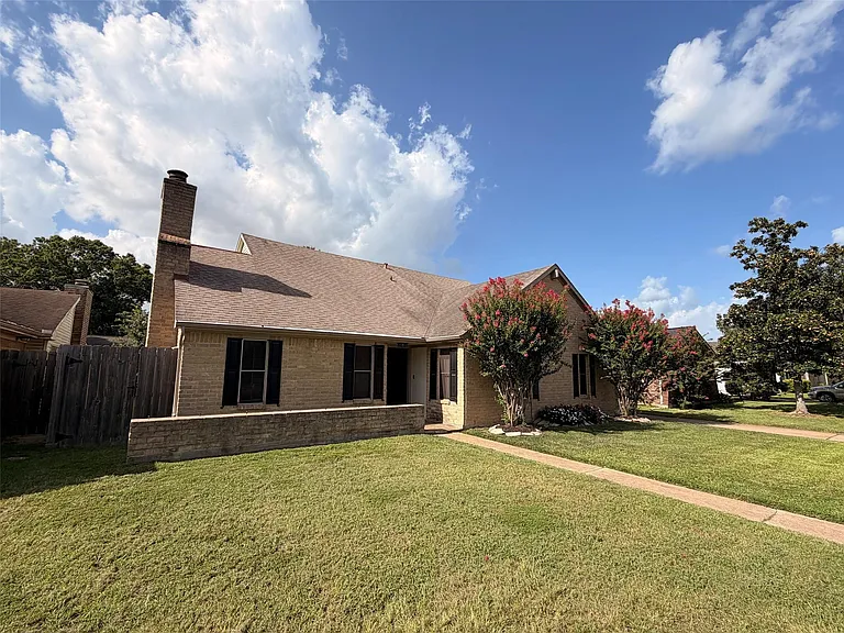 22118 Fincastle Dr — Photo 43