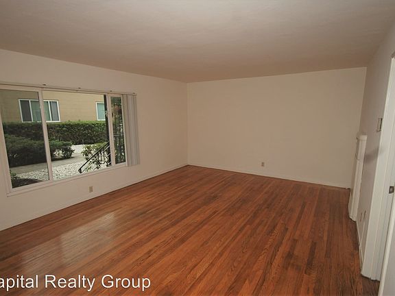 3rd image of 221 N El Camino Real APT N