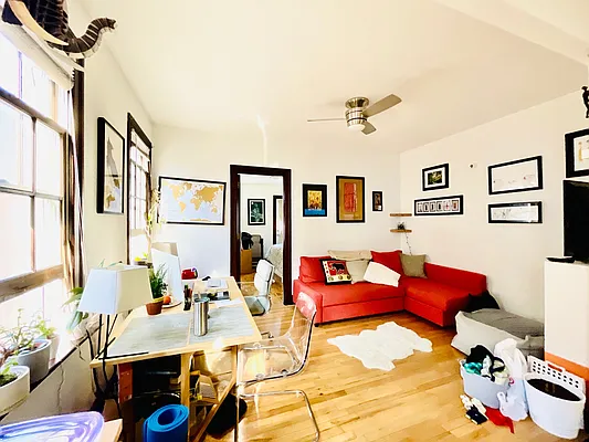 Rented by Level Group | media 9