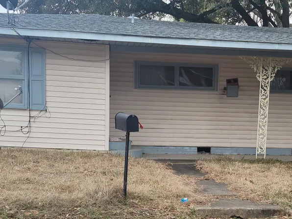 613 N Coreil St, Ville Platte, LA 70586