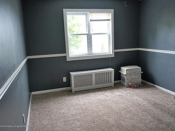 5th image of 21 Dongan Ave