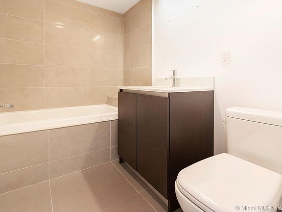 3rd image of 6620 Indian Creek Dr APT 616
