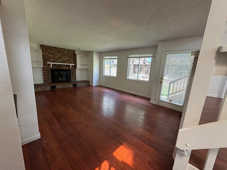 2450 S Oswego St — Photo 4