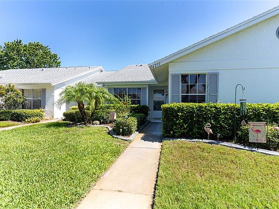 3rd image of 4211 Castlewood Dr