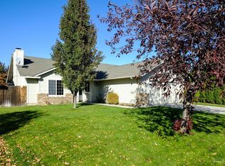 2145 NW Ivy Ave, Redmond, OR 97756