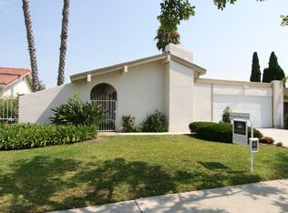 1068 Vallejo Cir, Costa Mesa, CA 92626