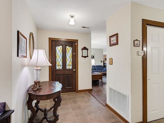 15th image of 115 Edenberg Dr