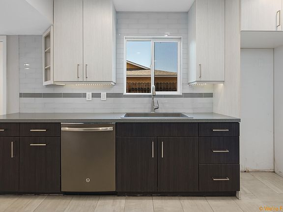 3rd image of 77078 California Dr