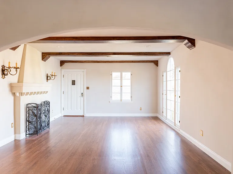 255 S Sierra Bonita Ave — Photo 12