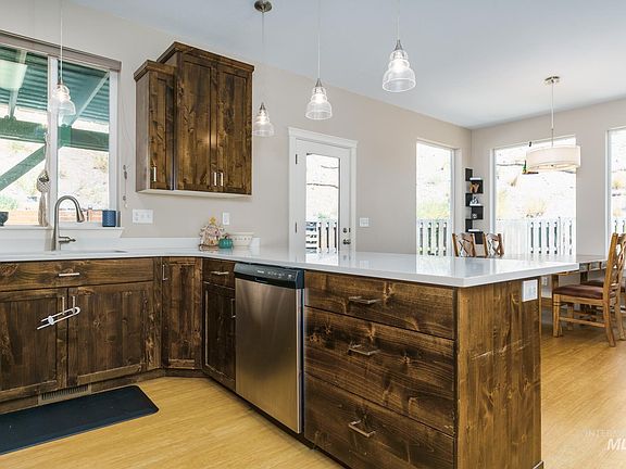 3rd image of 467 La Valle Strada