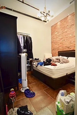 Rented by Safdie Realty Group | media 3