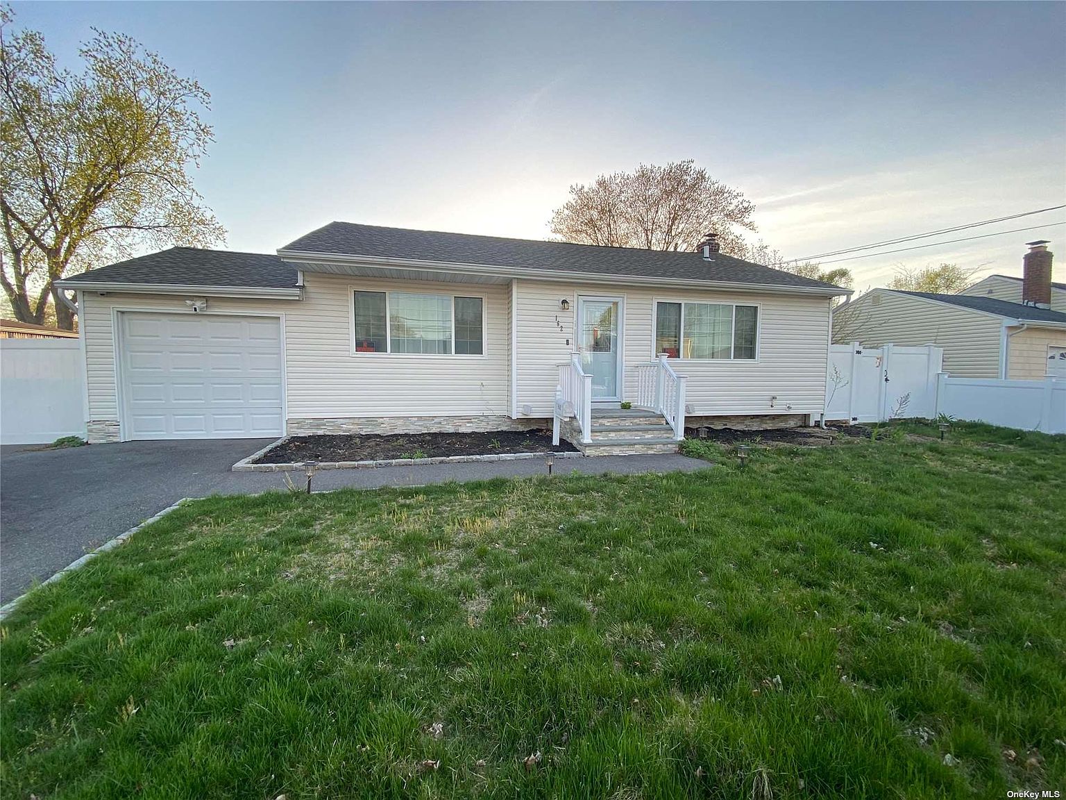 162 Front Avenue, Brentwood, NY 11717 Zillow