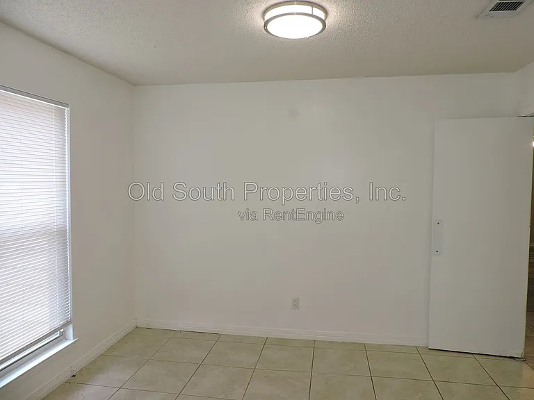 2323 Silversides Loop — Photo 8