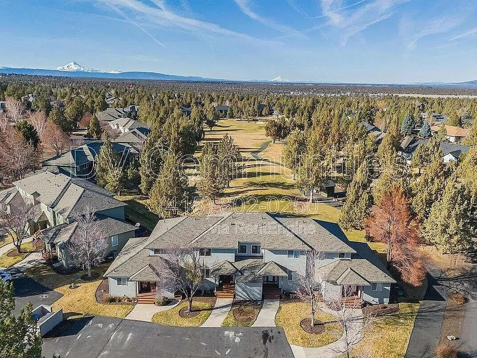1140 Golden Pheasant Dr