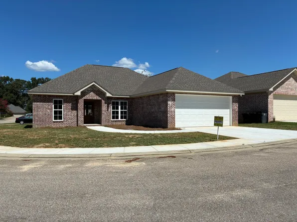 81 Village Dr, Hattiesburg, MS 39402
