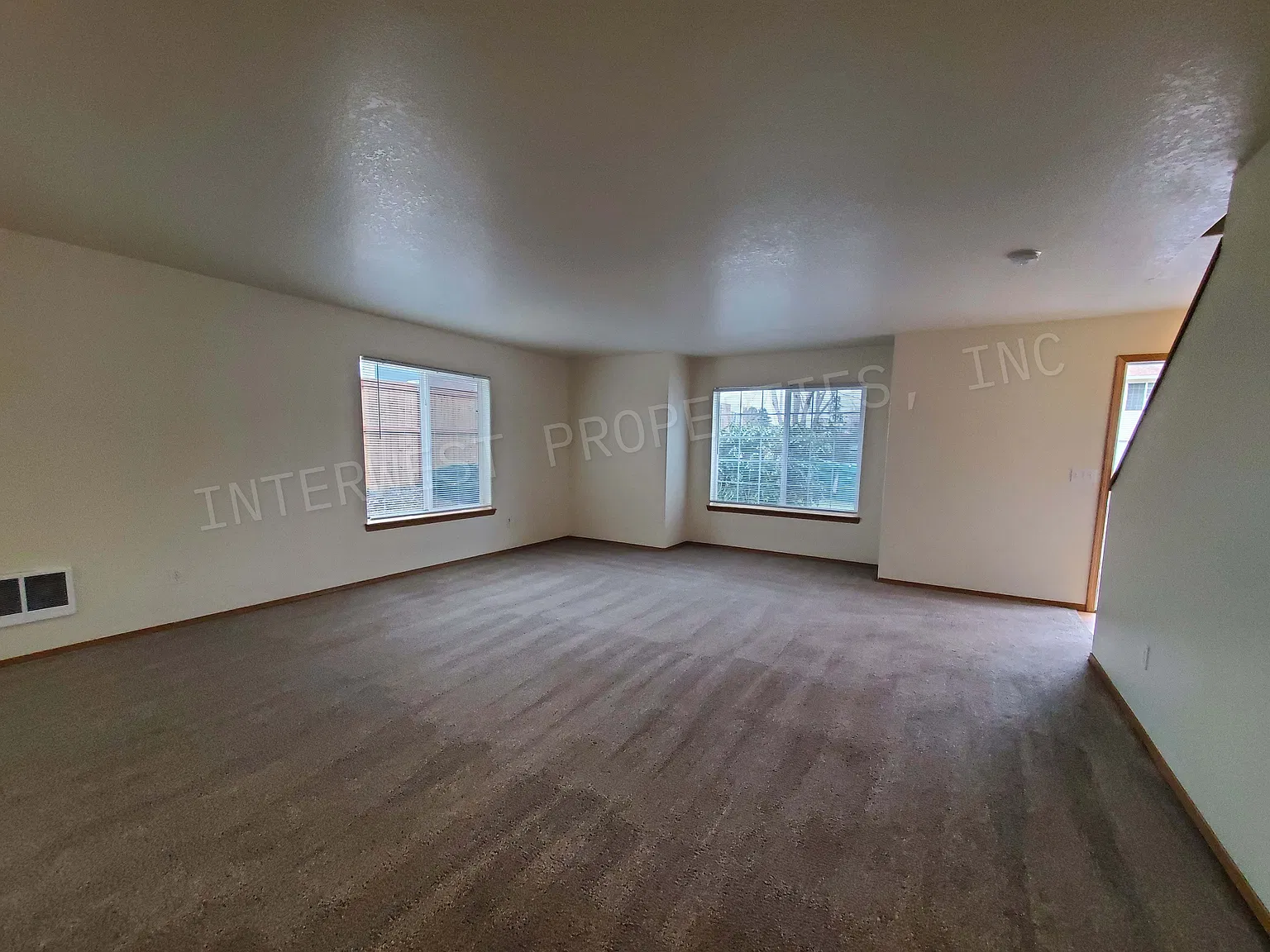 3 bed, 2.5 bath, 1820 sqft, $2,495 — Photo 2