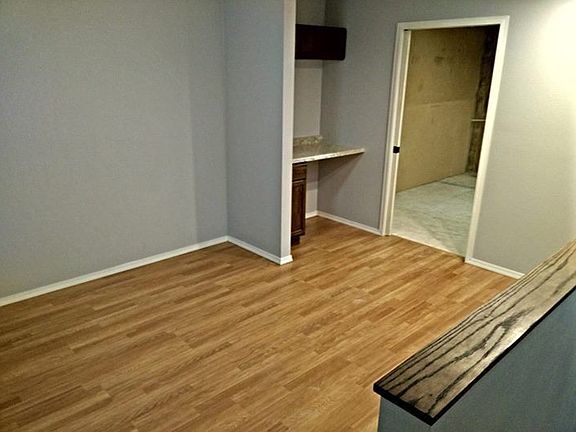 5th image of 575 N Grant St