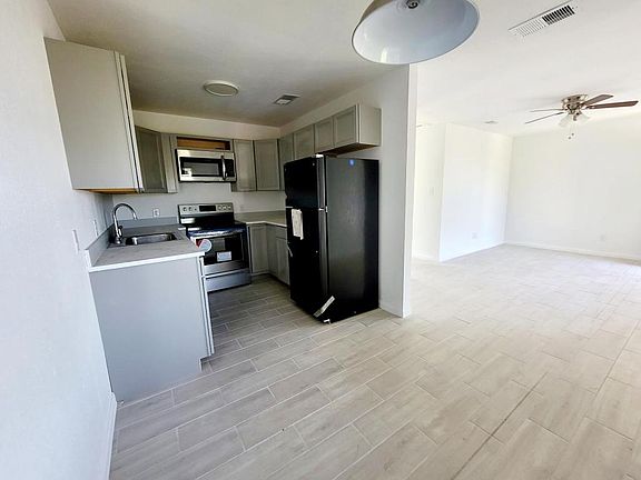2nd image of 402 S Gastel Cir #1