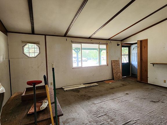 2nd image of 115 Village Ave