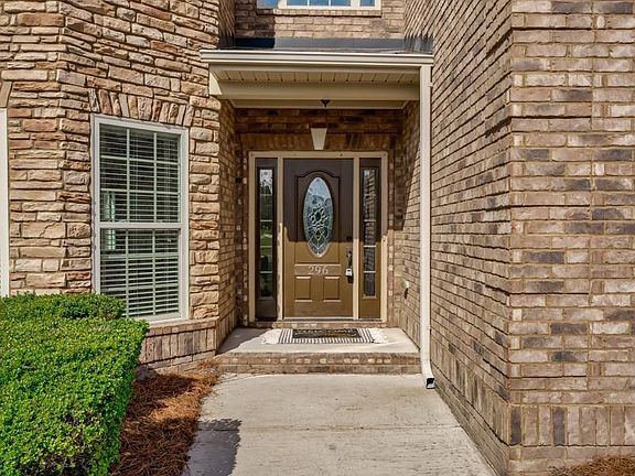 3rd image of 296 Glenn Village Cir