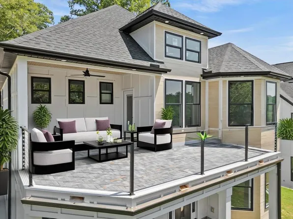 25 Harbor Dr, Greenville, SC 29611