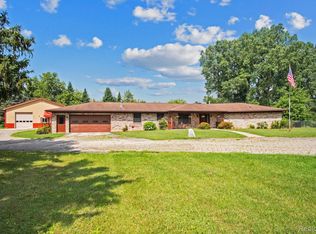 6099 Fowlerville Rd, Fowlerville, MI 48836