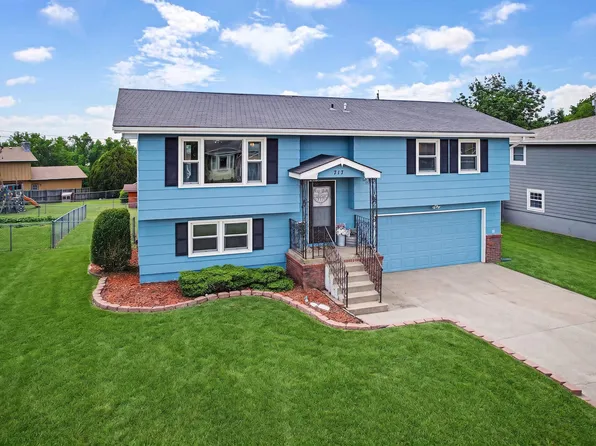 717 McClure St, Junction City, KS 66441