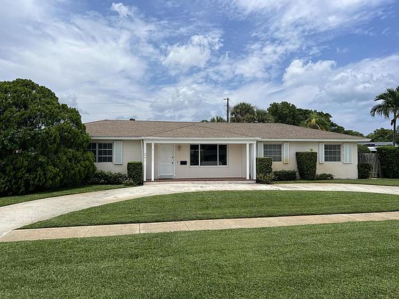 2nd image of 525 Kingfish Road