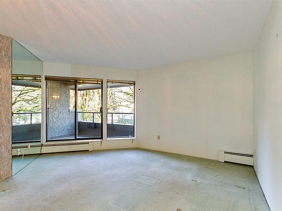 4th image of 8460 Ackroyd Rd #219