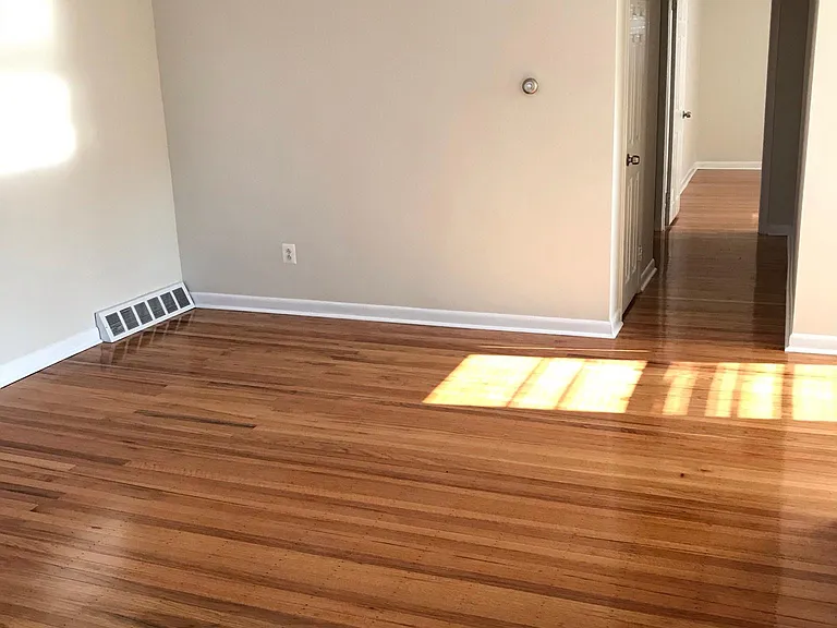 422 W Jefferson St #B — Photo 3