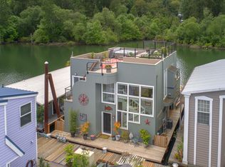 7720 SW Macadam Ave APT 18, Portland, OR