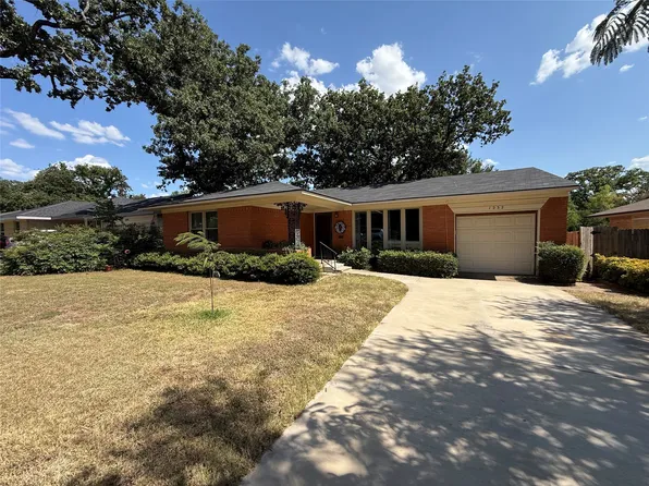 1232 Fair Oaks Dr, Irving, TX 75060