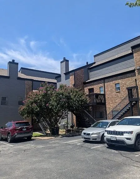 505 Bellevue Pl #7 — Photo 1