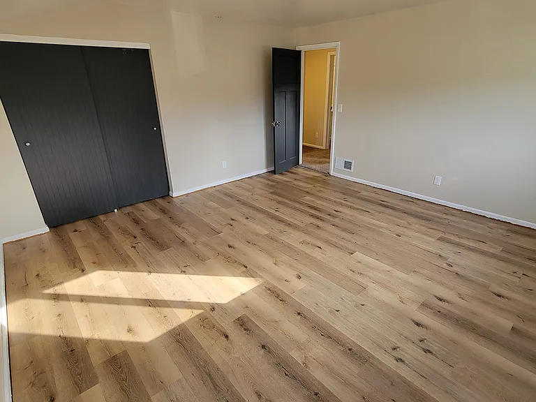 444 N Henninger St — Photo 8