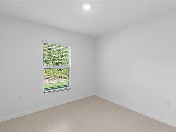 5th image of 3008 NW 20th PL