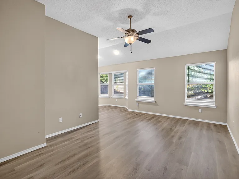 1105 Hidden Glade Dr — Photo 5