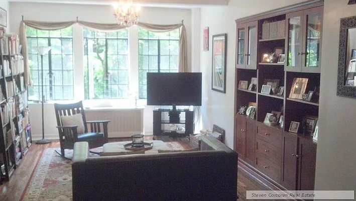 Rented by Steven Corcoran Real Estate | media 16