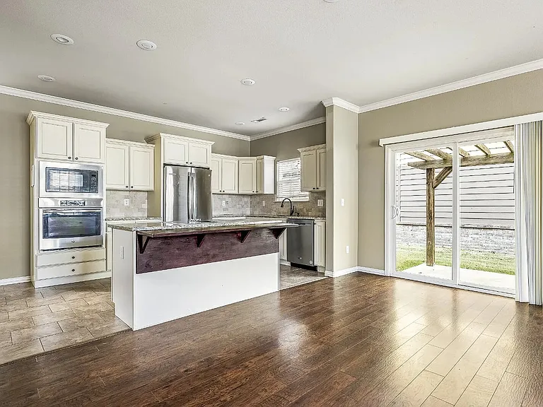 537 N Keats Dr — Photo 5