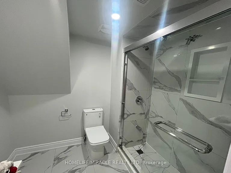 8 Rotherglen Ct — Photo 11