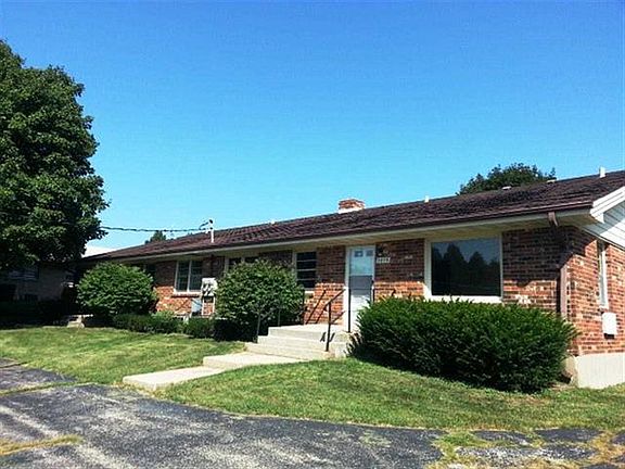 3rd image of 5871 Garrett Ln