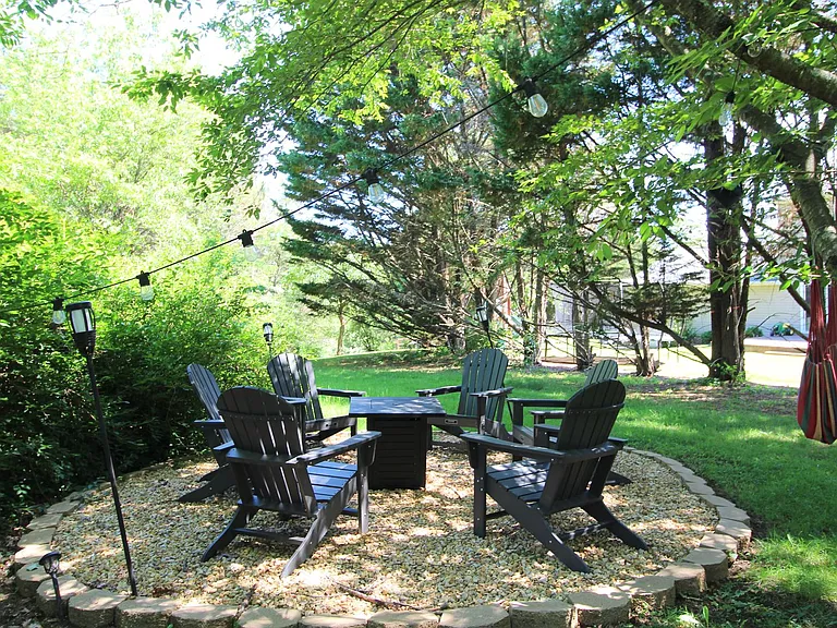 221 Alleghany Dr — Photo 37