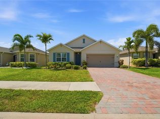 3422 Cancun CT, CAPE CORAL, FL 33909