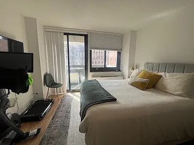 347 W 57th St — Photo 2