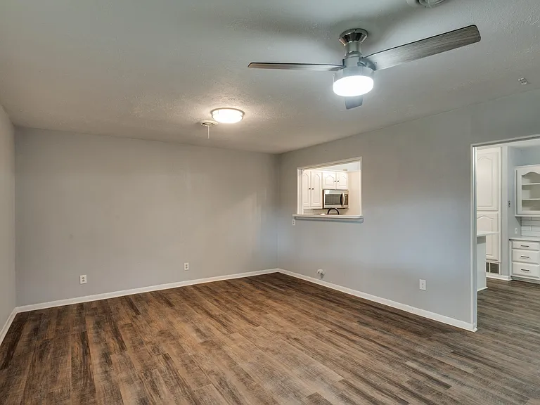 3510 Kent Ln — Photo 29