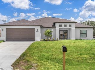 3700 10th St W, Lehigh Acres, FL 33971