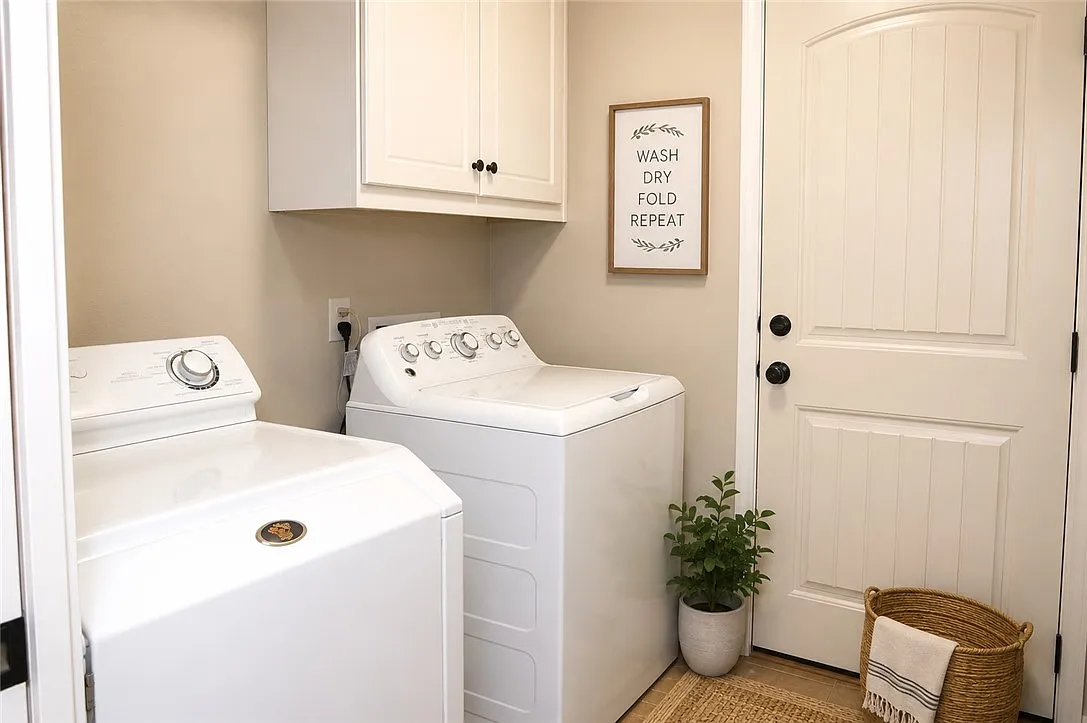4 bed, 1764 sqft, $2,200 — Photo 3